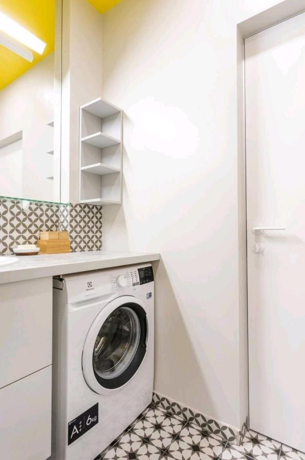 Happy Inn Vip, Self Check-In-24X7, A-C, Parking-In-The-Underground-Garage Vilnius Ngoại thất bức ảnh