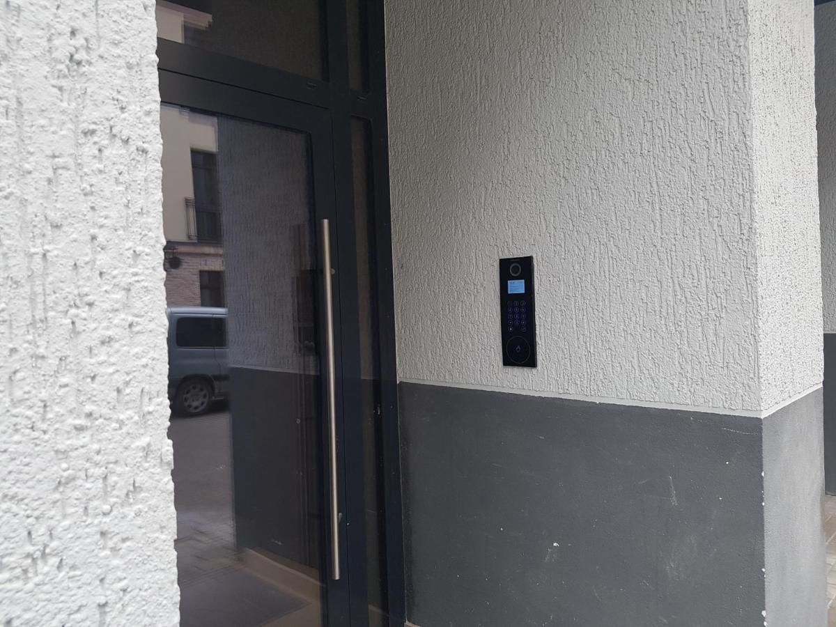 Happy Inn Vip, Self Check-In-24X7, A-C, Parking-In-The-Underground-Garage Vilnius Ngoại thất bức ảnh